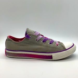 Girls Converse canvas double tongue low tops